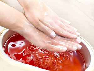 Paraffin manicure service in egbeda Lagos by estreme therapy